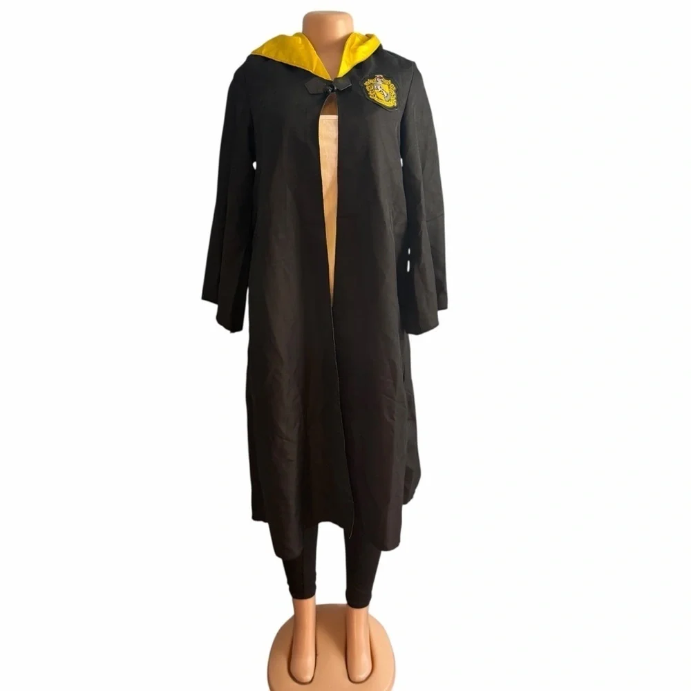 Wizarding World of Harry Potter Hufflepuff  Robe Cloak
